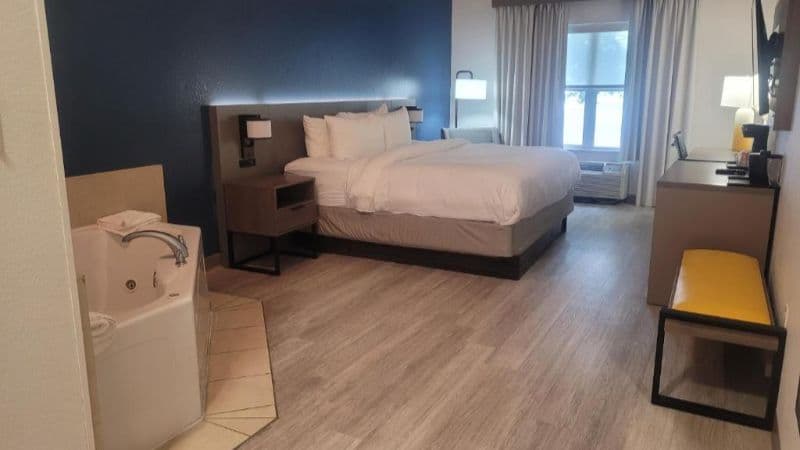 Comfort Inn & Suites hotel photo 2