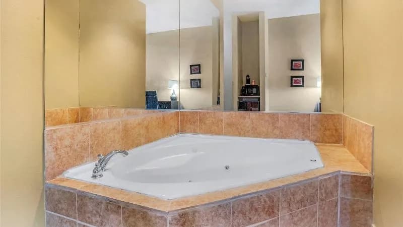 Comfort Suites Montgomery East Monticello Dr Jacuzzi room