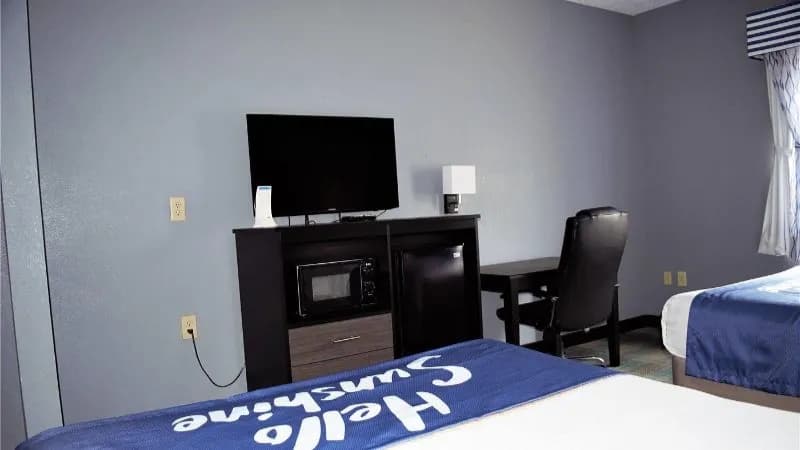 Days Inn by Wyndham Montgomery hotel photo 3