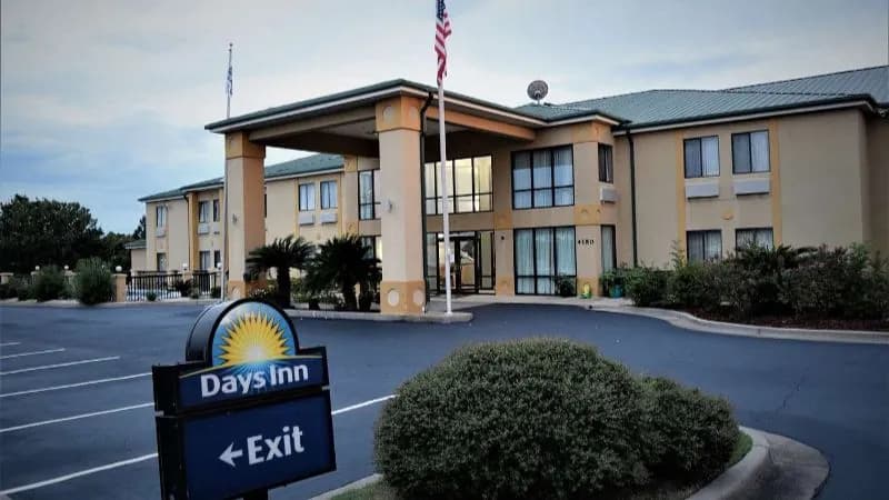 Days Inn by Wyndham Montgomery hotel photo 5