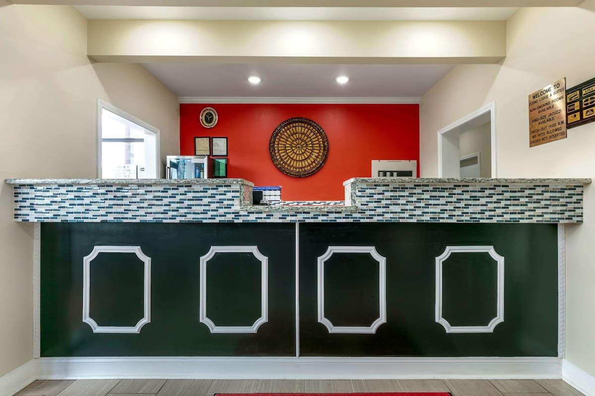 Econo Lodge hotel photo 4