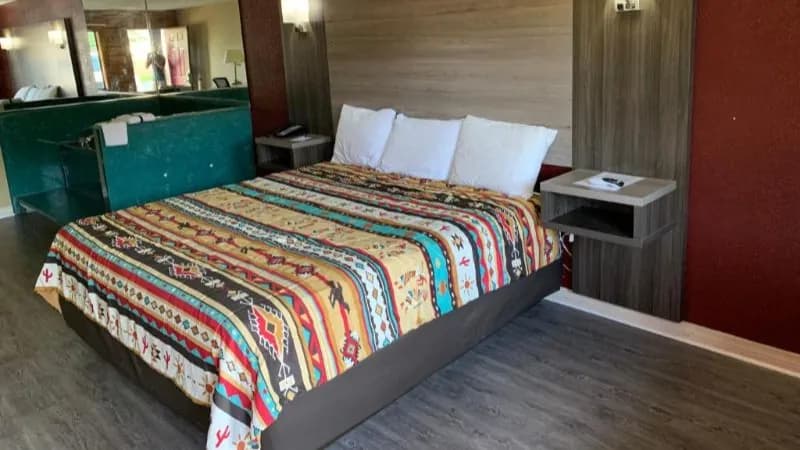 Log Cabin Inn hotel photo 3