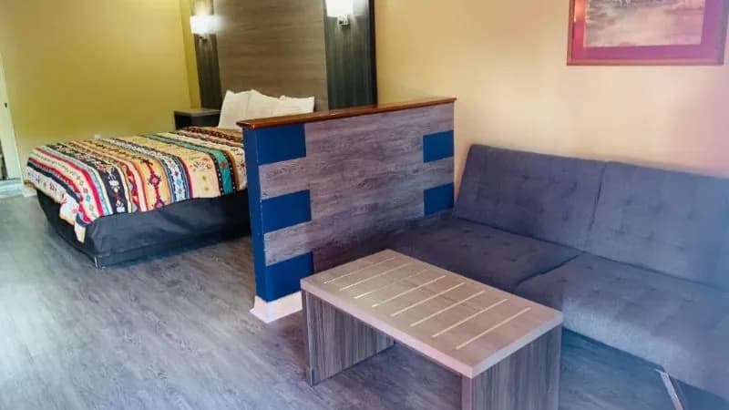 Log Cabin Inn hotel photo 4