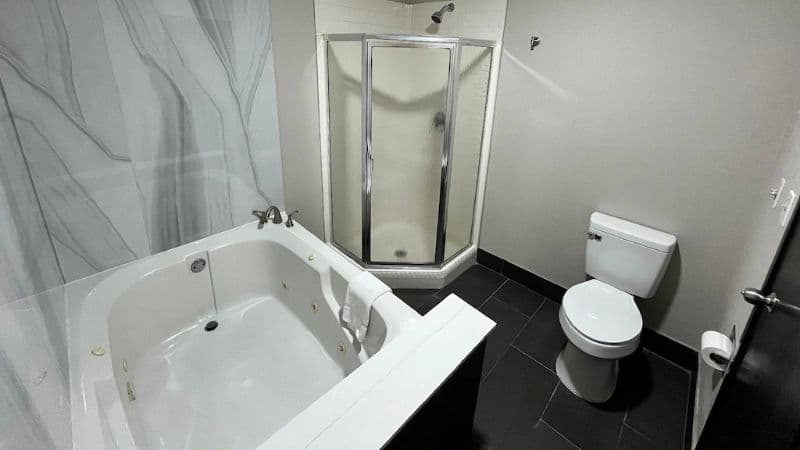 Quality Inn & Suites hotel photo 2