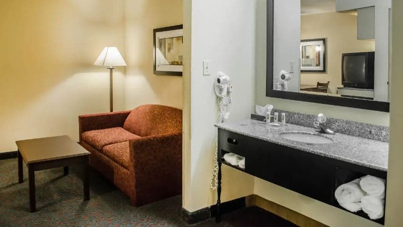 Quality Inn & Suites hotel photo 4
