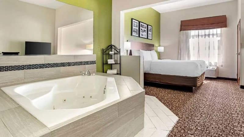 Sleep Inn & Suites Montgomery East I-85 Jacuzzi room