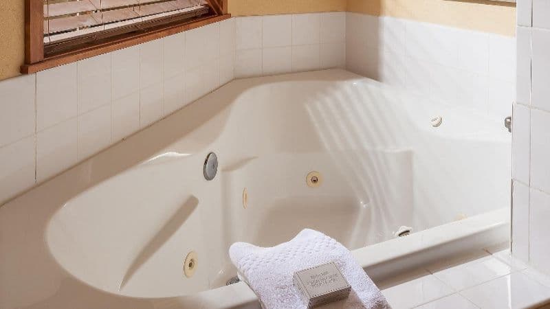 Fairfield Inn & Suites Anchorage Midtown Jacuzzi room