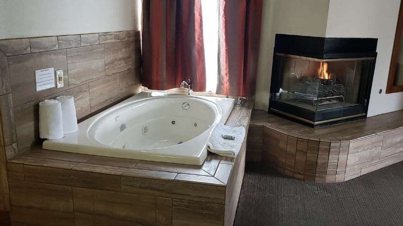Best Western Paint Pony Lodge Jacuzzi room