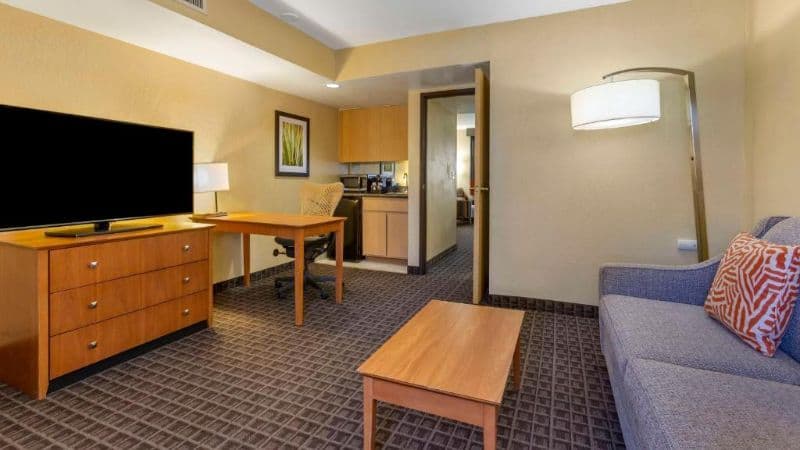 Best Western Plus Scottsdale Thunderbird Suites hotel photo 3