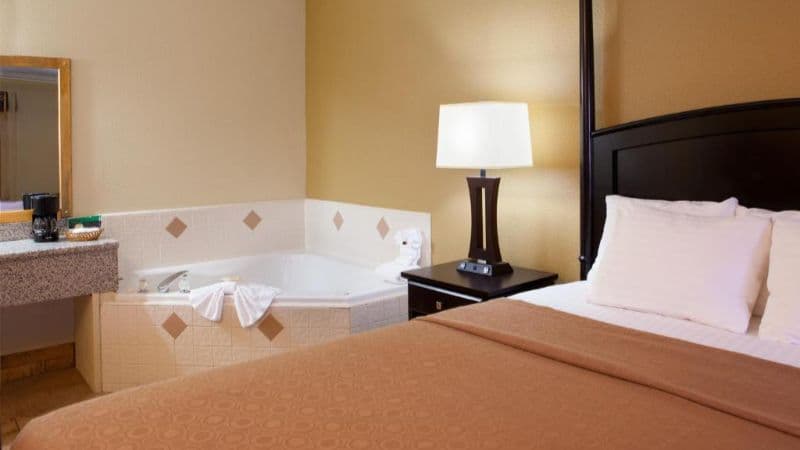 Desert Quail Inn Sedona at Bell Rock Jacuzzi room