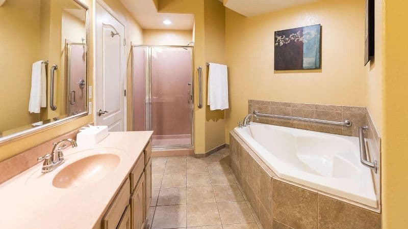 Hilton Vacation Club Scottsdale Villa Mirage Jacuzzi room