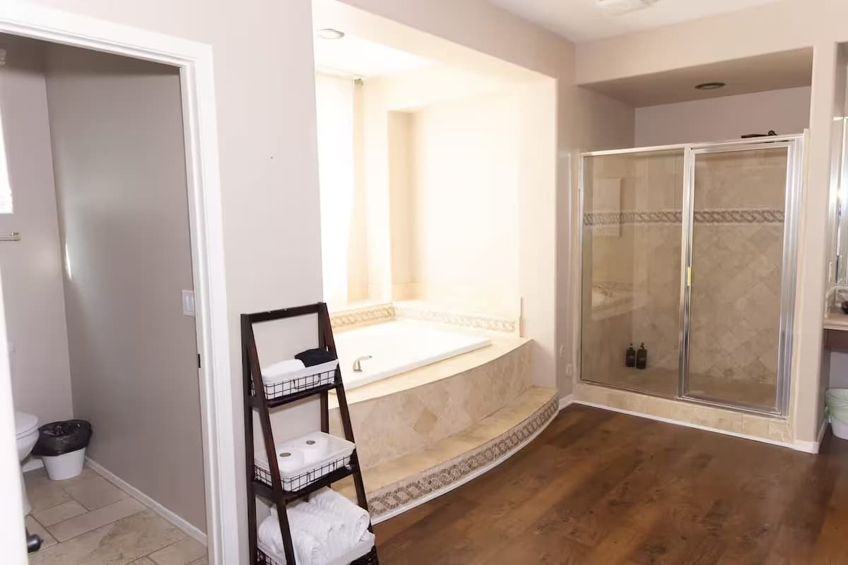 Mesa Retreat- Pool, Firepit, Hot Tub Jacuzzi room