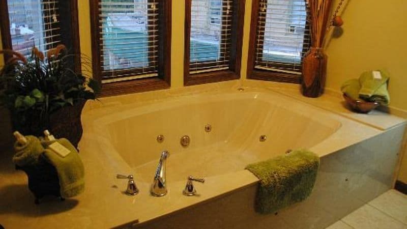 Flatiron Flats Jacuzzi room