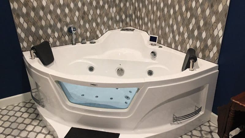 Grand Central Hotel Jacuzzi room