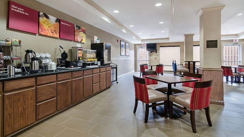 Quality Suites Springdale West I-49 hotel photo 4