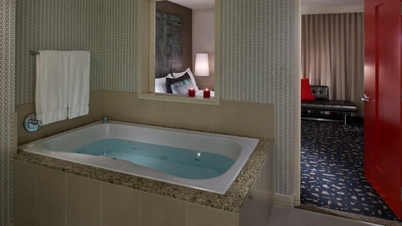 Kimpton Hotel Palomar Beverly Hills by IHG Jacuzzi room