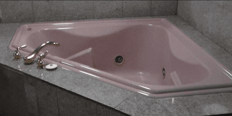 Laurel Inn Jacuzzi room