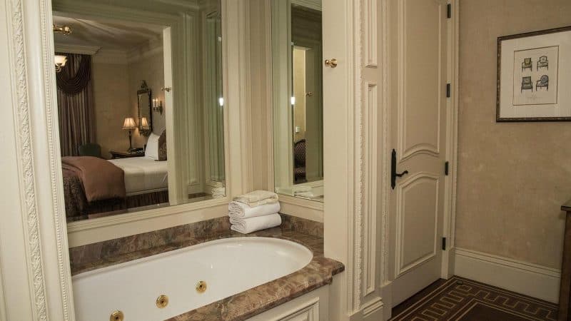 Ledson Hotel