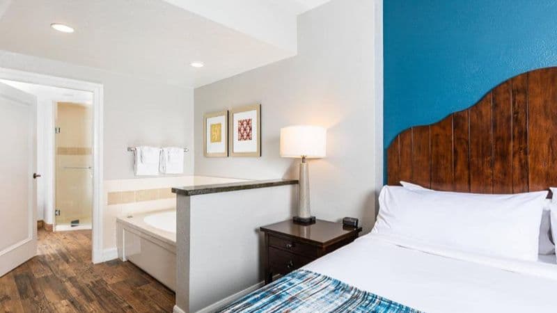 Marriott’s Timber Lodge Jacuzzi room