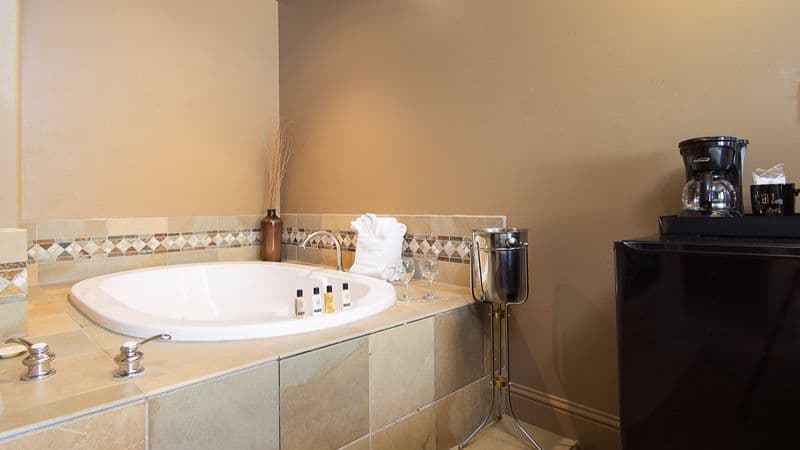 Secrets Inn hotel photo 4