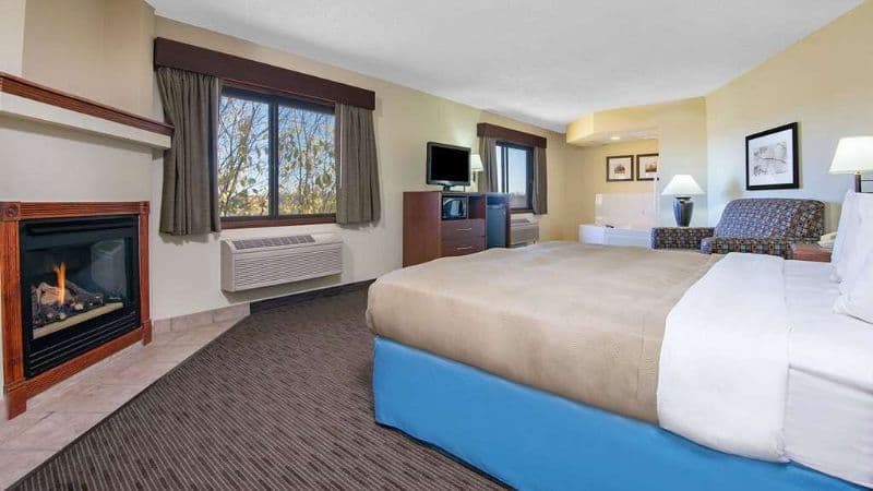 AmericInn by Wyndham Windsor Ft. Collins hotel photo 2