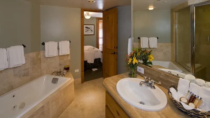 The Inn at Lost Creek hotel photo 2