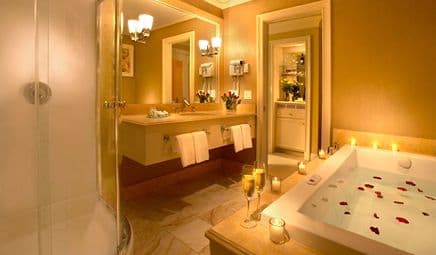 Copper Beech Inn Jacuzzi room