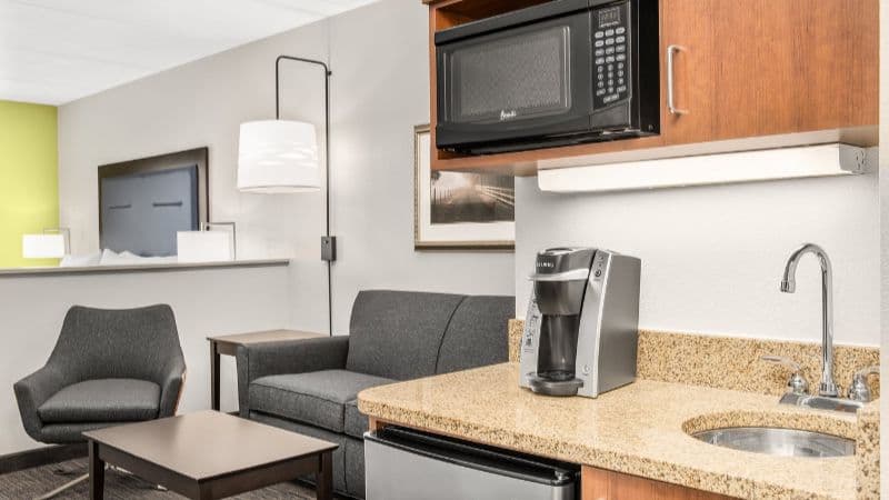 Holiday Inn Express & Suites Wilmington-Newark hotel photo 3