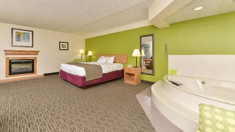 Hotel Wave Jacuzzi room