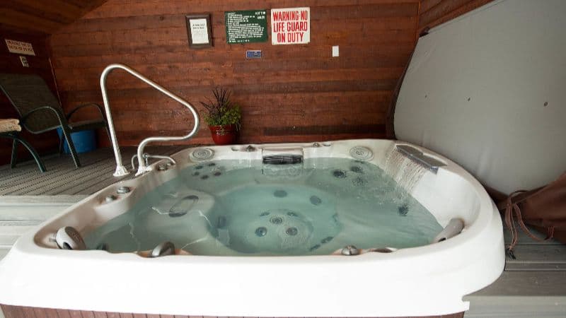 The Bellmoor Inn & Spa Jacuzzi room
