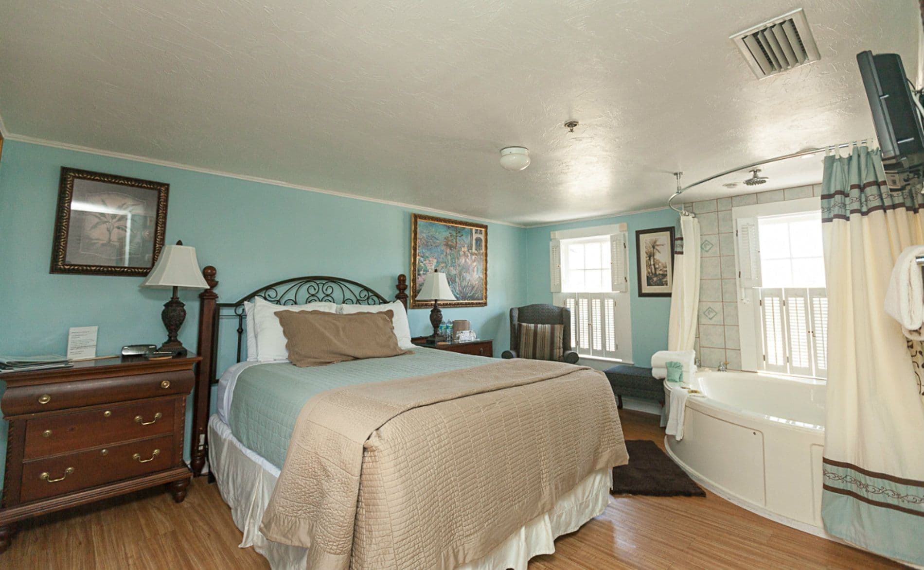 Casa De Solana Bed and Breakfast Jacuzzi room