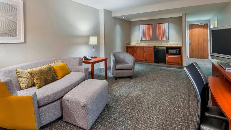 Courtyard by Marriott Fort Myers at I-75 & Gulf Coast Town Center hotel photo 4