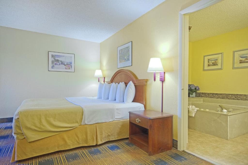 St Augustine Island Inn Jacuzzi room