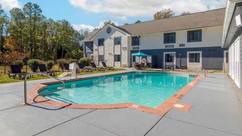 Comfort Inn & Suites – Near Robins Air Force Base hotel photo 5