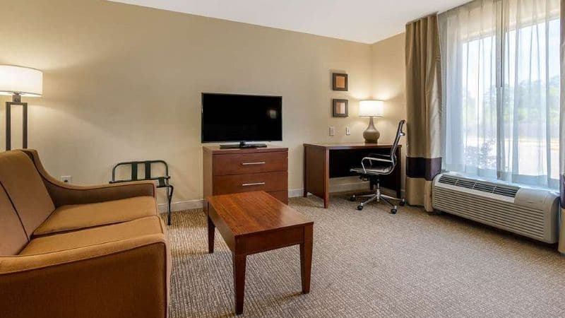 Comfort Inn & Suites West hotel photo 4