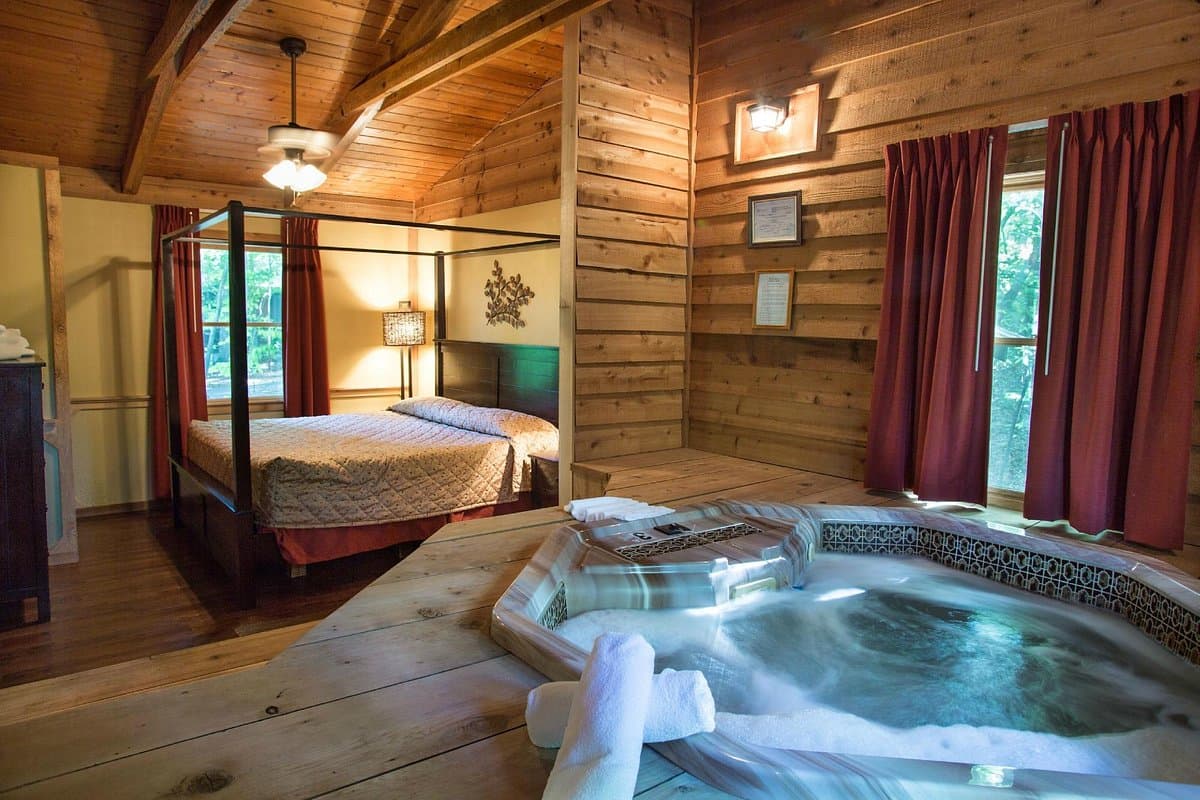 Forrest Hills Resort Jacuzzi room