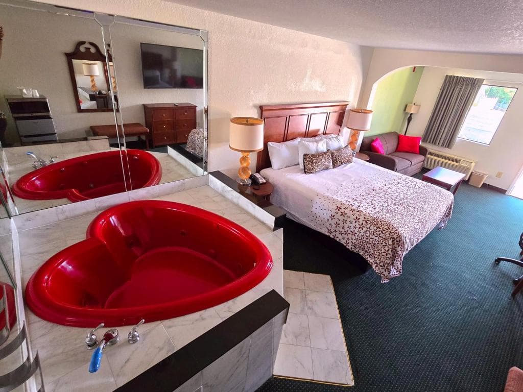 Garden Inn & Suites Jacuzzi room