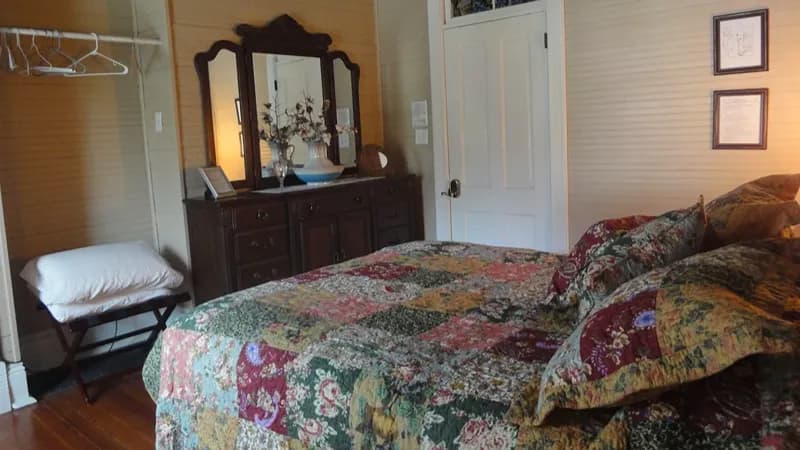 Lake Allatoona Inn hotel photo 2