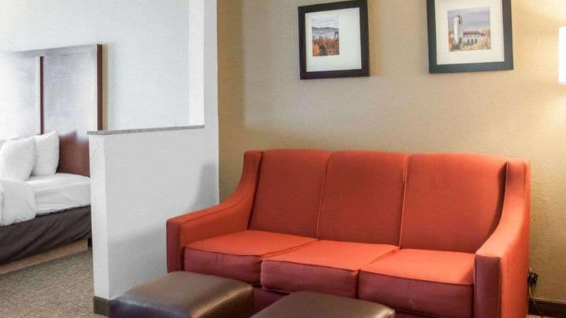Comfort Suites Airport hotel photo 4