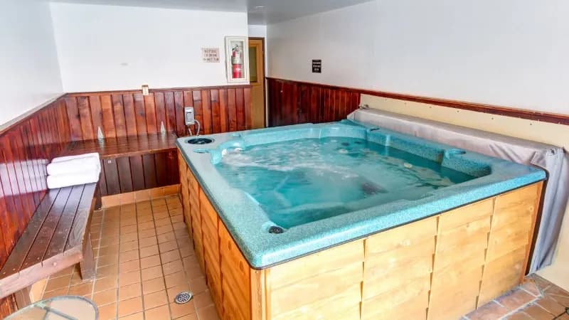 FairBridge Inn & Suites – Sandpoint Jacuzzi room