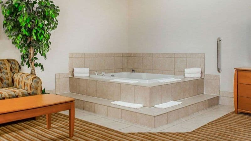 Quality Inn & Suites hotel photo 2