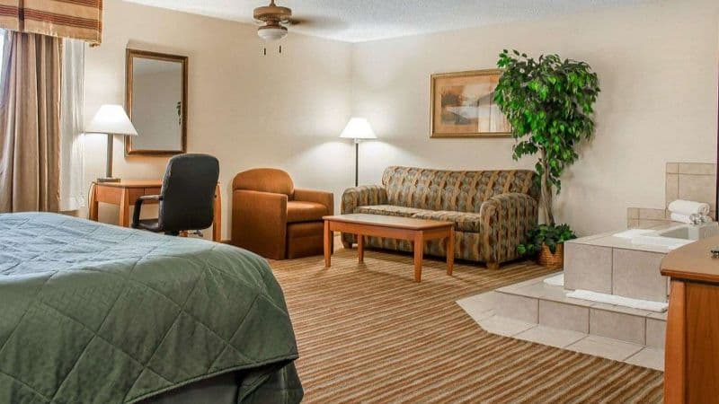 Quality Inn & Suites hotel photo 3