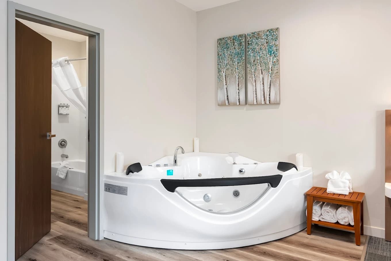 Sandpoint Hotel & Suites Downtown Jacuzzi room