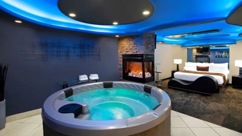 Ambiance Inn & Suites Jacuzzi room