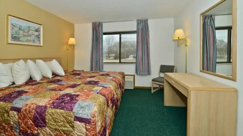 Americas Best Value Inn Champaign hotel photo 3
