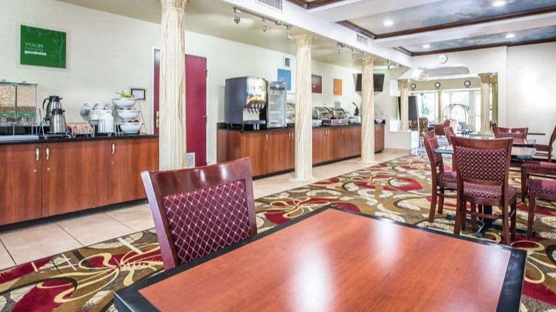 AmericInn By Wyndham Galesburg hotel photo 2