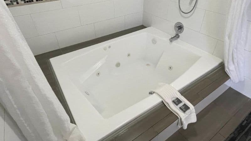AmericInn By Wyndham Galesburg hotel photo 3