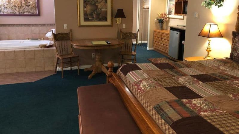 AmericInn by Wyndham Oswego hotel photo 3