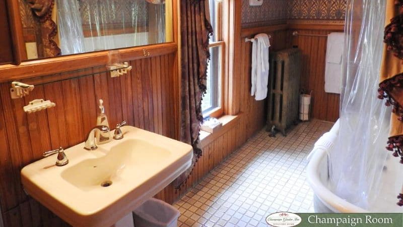 Champaign Garden Inn hotel photo 5