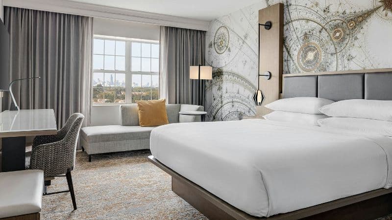 Chicago Marriott Midway Jacuzzi room